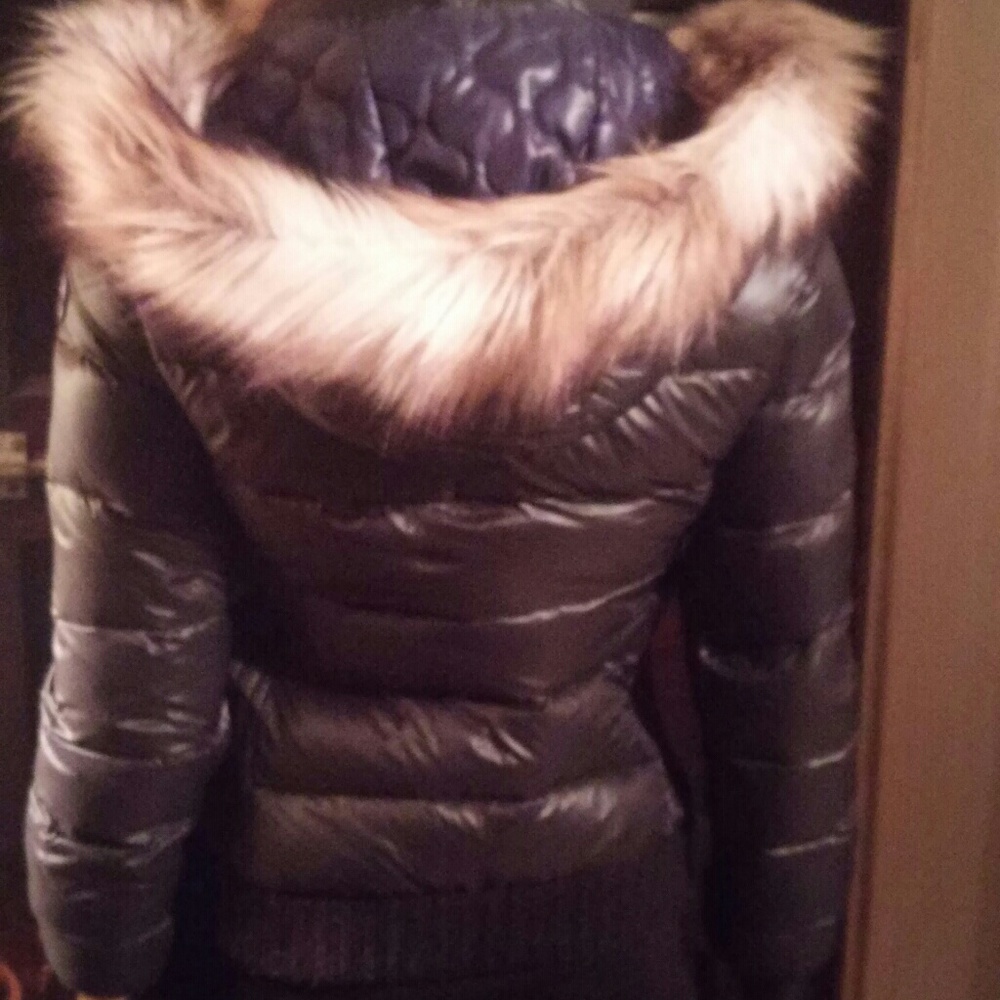 BLACK FUR HOODED AMERICAN EAGLE OUTFITTERS WOMEN J